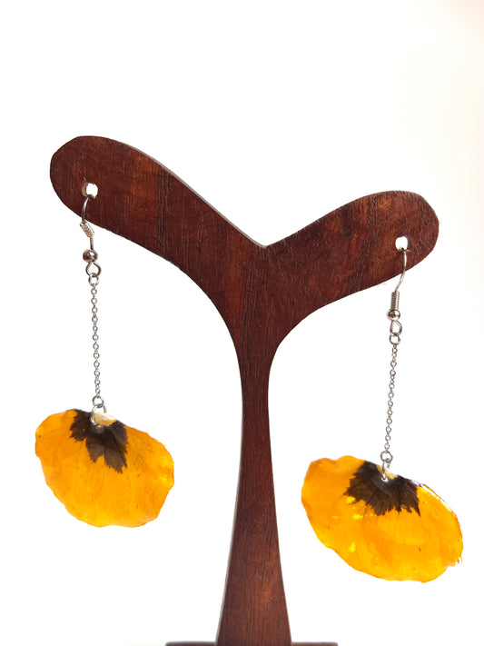 Pétalo pensamiento, pendientes