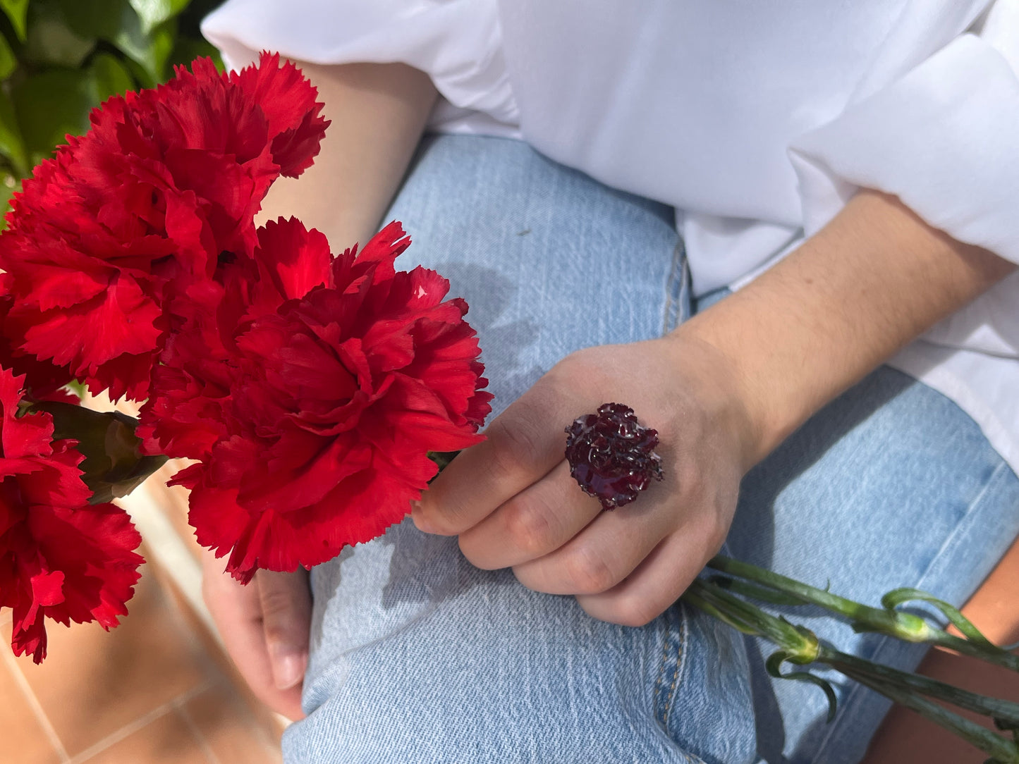 Clavel rojo: anillo
