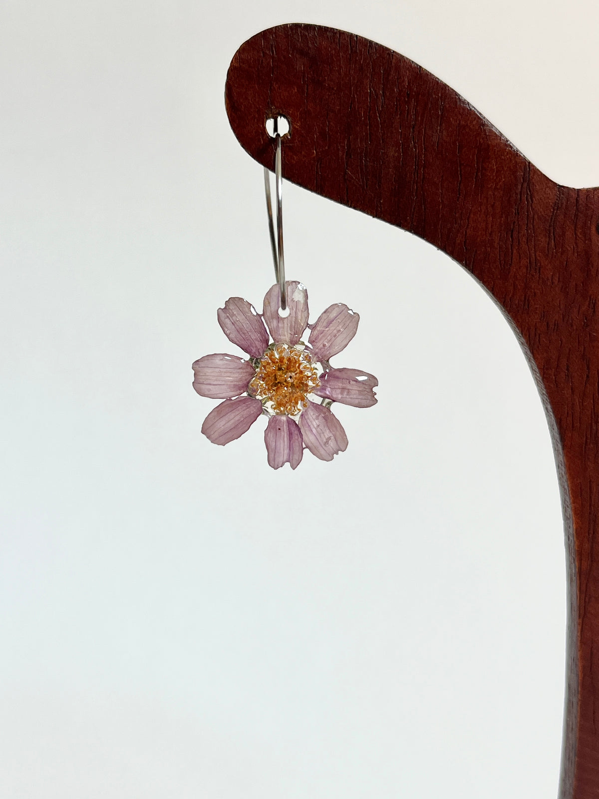 Margarita lila, pendientes