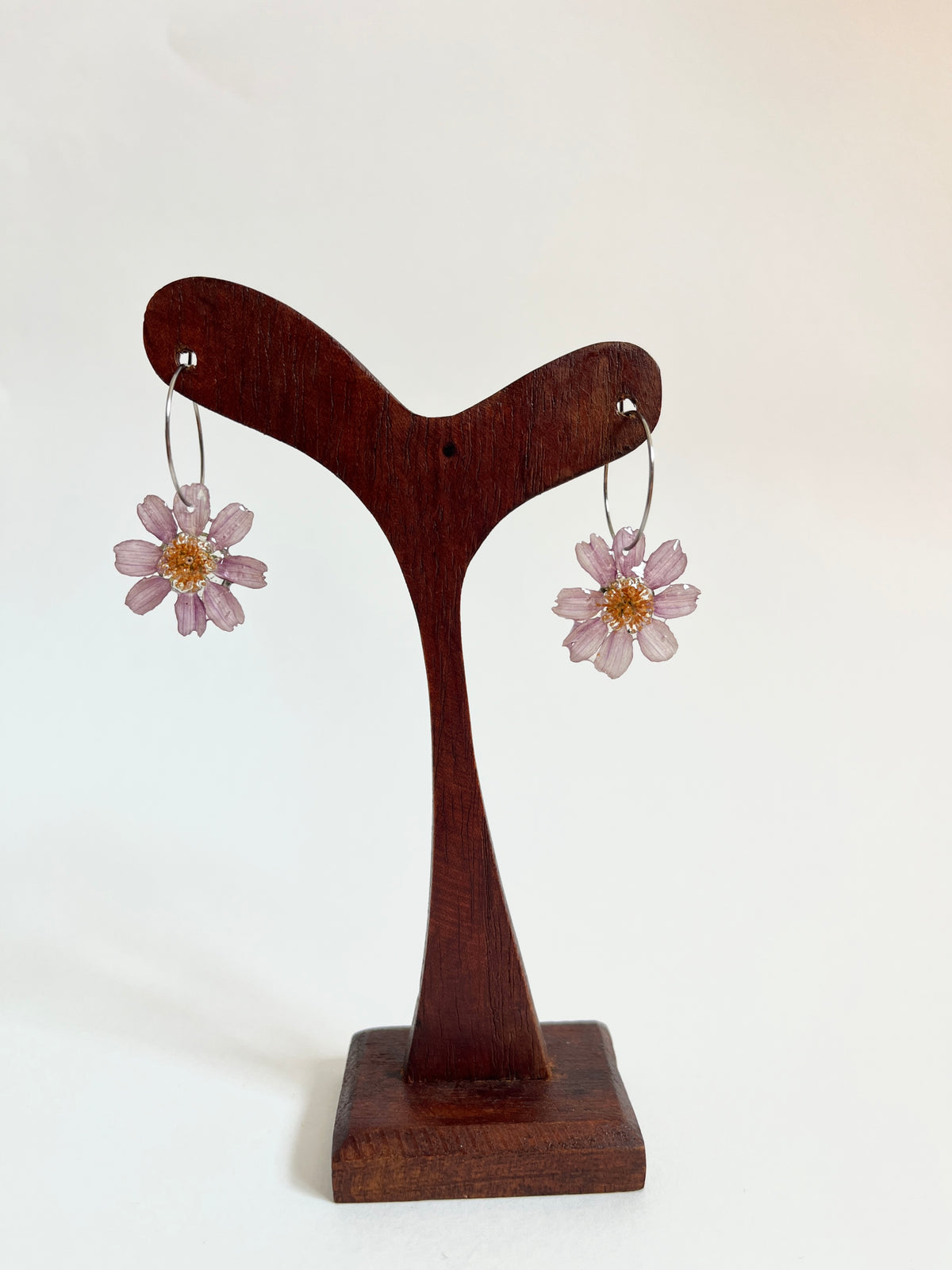 Margarita lila, pendientes