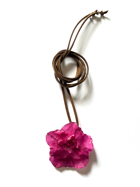 Azalea rosa: collar