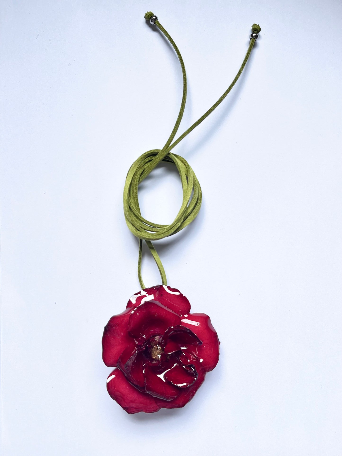 Rosa: collar