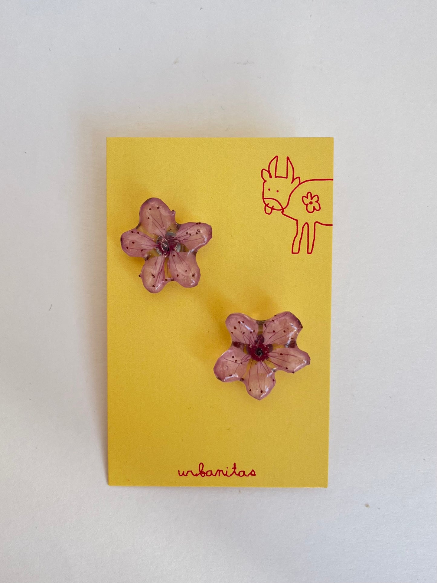 Flor de almendro mini: pendientes de botón