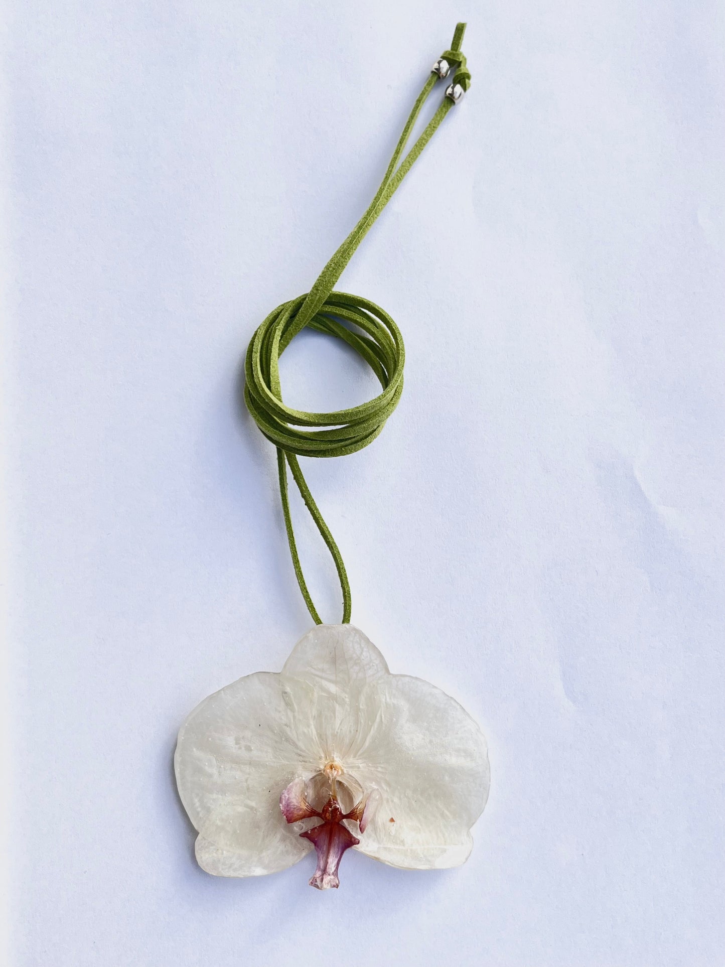 Orquídea, collar.
