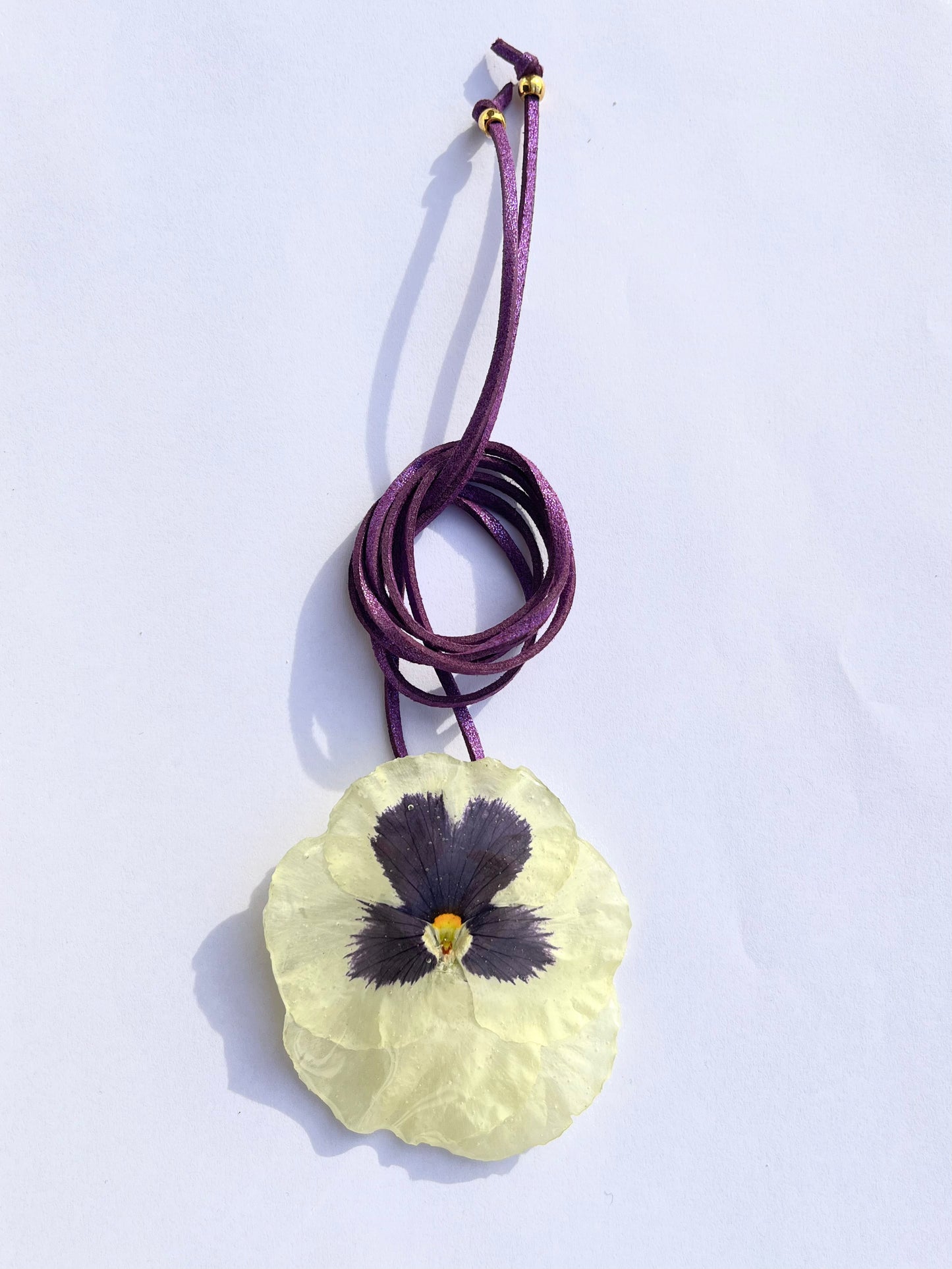 Pensamiento gigante, collar